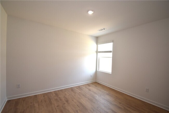 Building Photo - 557 Colorado St