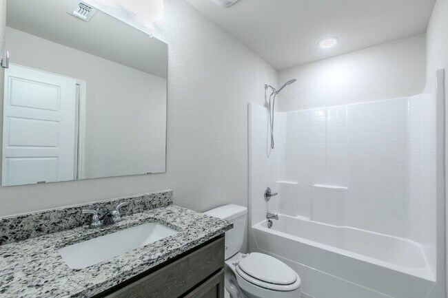 Building Photo - Welcome Home to Modern Comfort in Troy, TX!