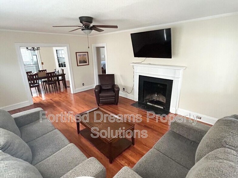 Building Photo - 315 S 3rd Ave