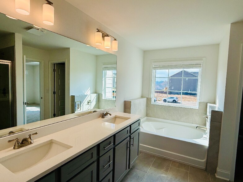 Building Photo - 7267 Millbrae Walk