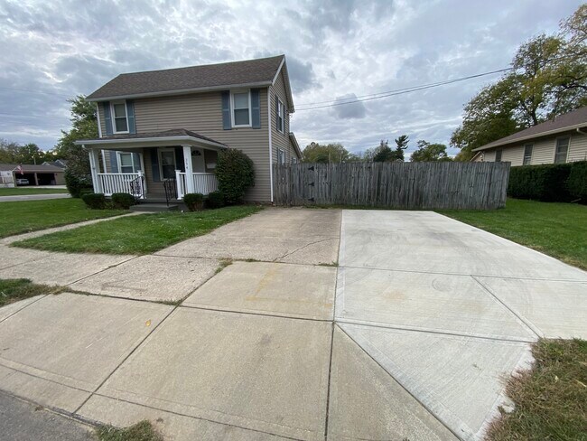 Front/Driveway - 254 Oak St