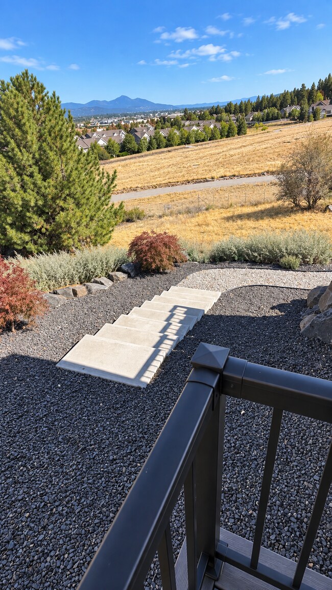 Building Photo - Liberty Lake Vue