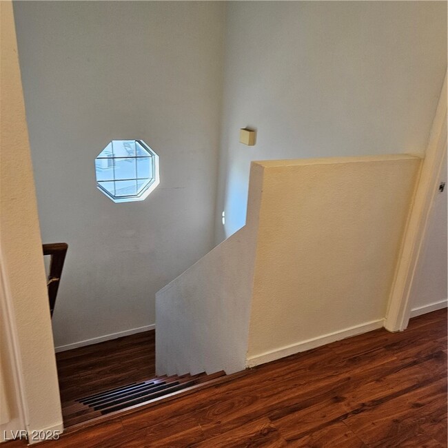 Building Photo - 9516 Wooden Pier Way