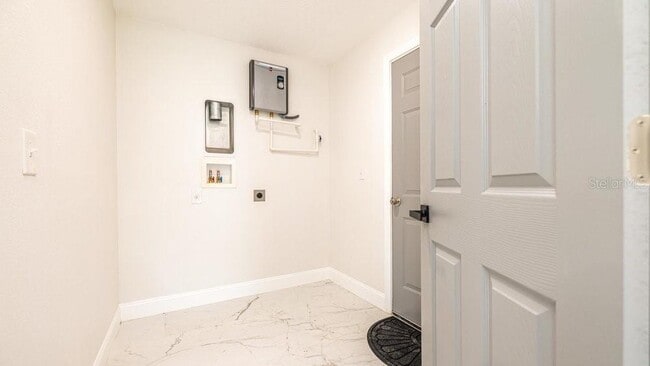 Building Photo - 1414 E Harding St