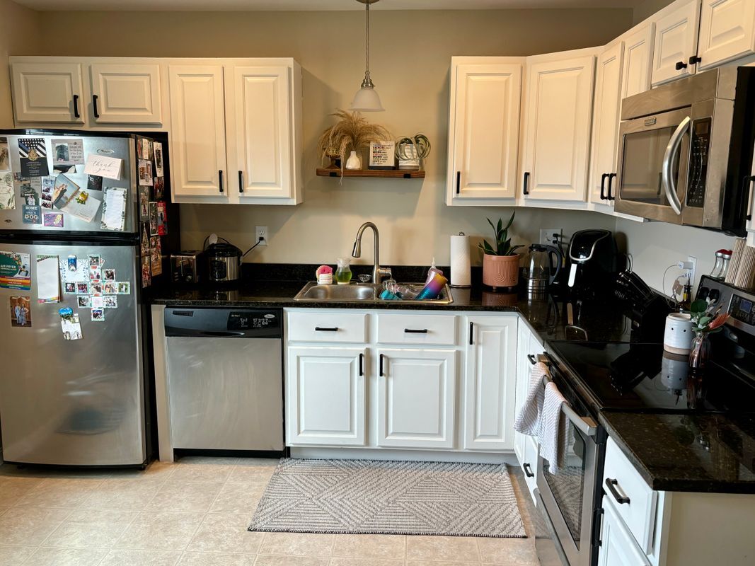 Building Photo - 132 Karatzas Ave