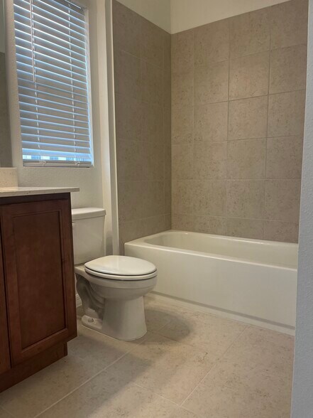 Full bathroom - 6436 Rover Way