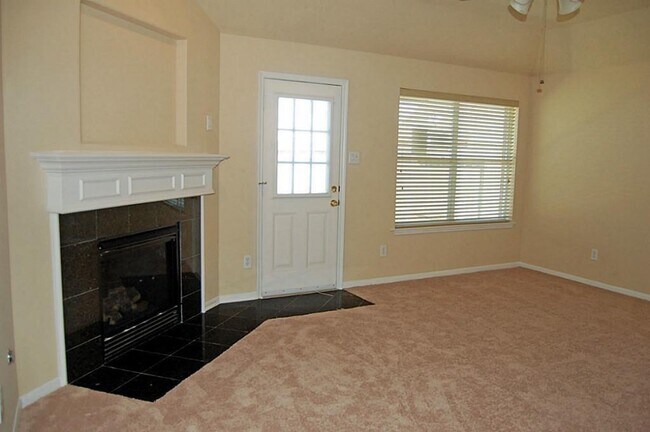 Building Photo - 30415 Deleon Fields Dr