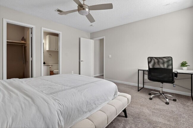 Building Photo - 50 Northtown Dr