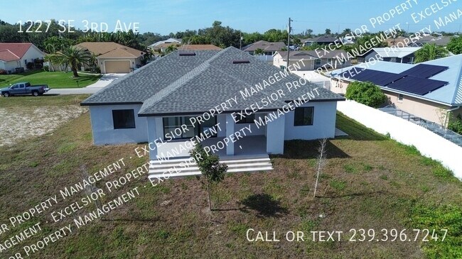 Building Photo - 1227 SE 3rd Ave