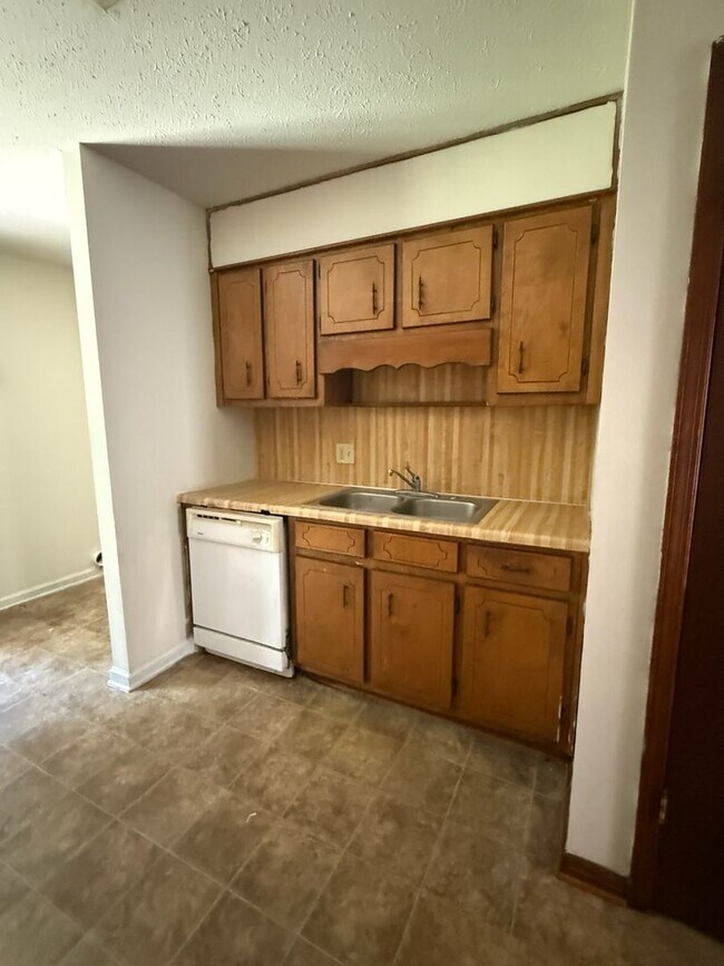 Building Photo - 95 Plum Orchard Rd