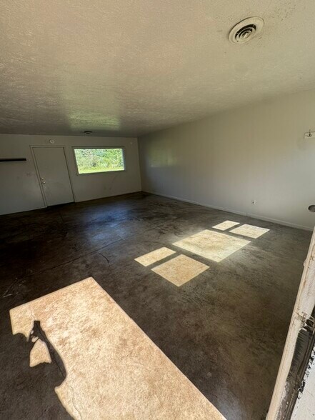 Building Photo - 270 Stone Rd