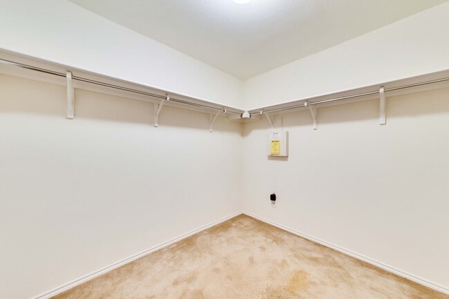 Building Photo - 9004 Bird Brook Ln