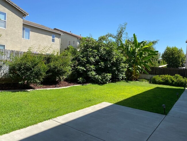 Building Photo - BEAUTIFUL TWO STORY MERCED HOME FOR RENT!