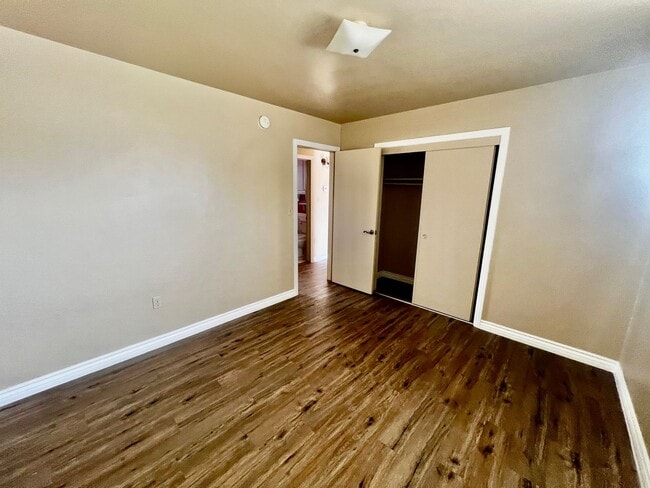 Building Photo - 6370-6370 Tamarisk Ave