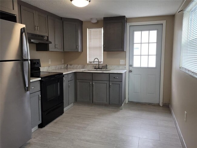 Building Photo - 2039 Calusa Trail