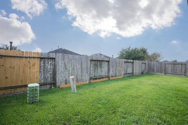 Building Photo - 7427 Boerne Creek Dr