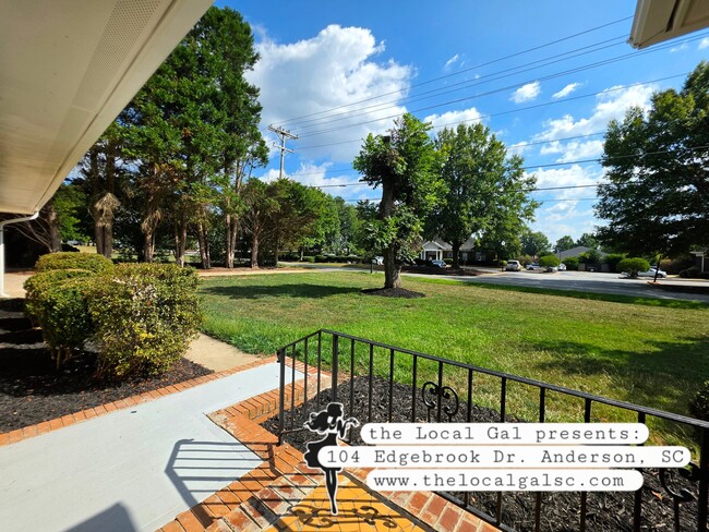 Building Photo - 104 Edgebrook Dr