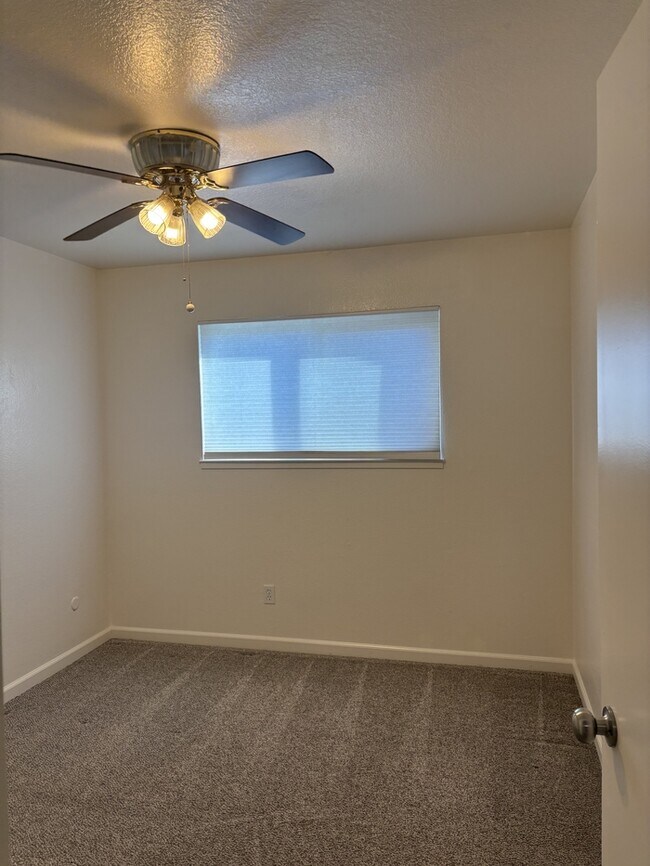 Building Photo - Modesto 3 Bedroom, 2 Bath Solar-Powered Home in the Sonoma School District