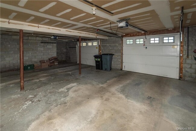 Building Photo - 11 Peterson Rd