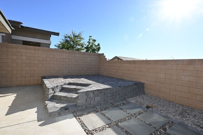 Building Photo - 340 Cadence Vista Dr