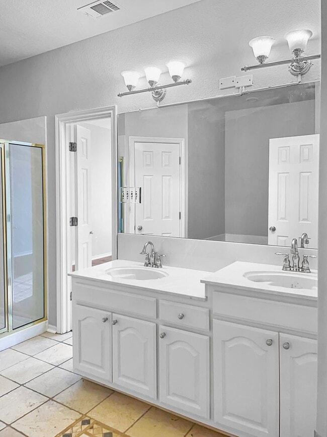 Building Photo - Beautiful 2 Story Home with Greenbelt Views!