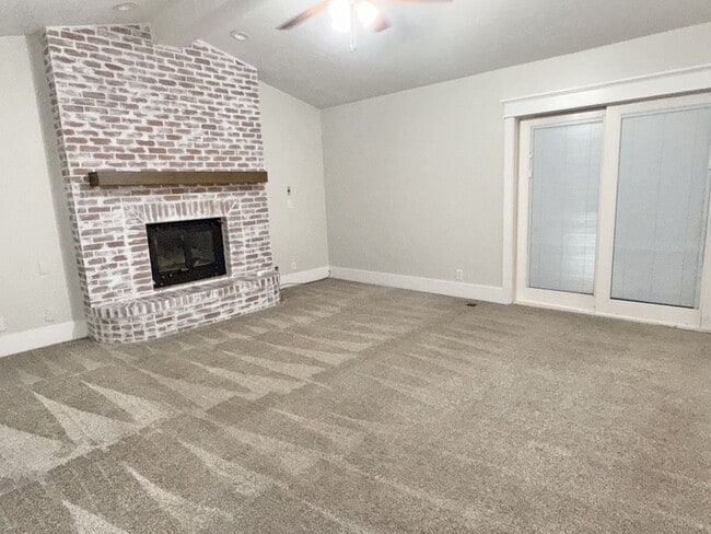 Building Photo - 1729 Colchester Ct