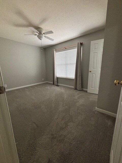 Bedroom 3 Shares J&J Bath - 1712 Stone Hollow Ct