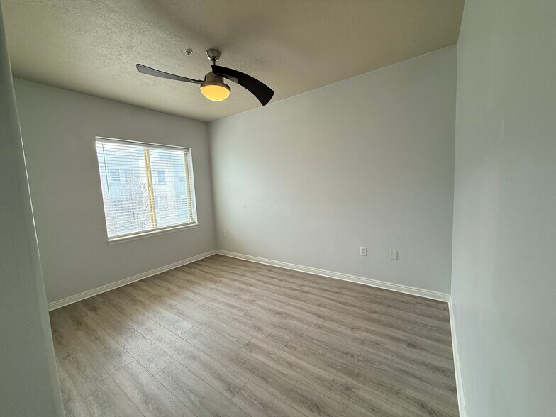 Building Photo - 175 Albion Village Way