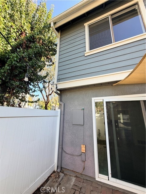 Building Photo - 8722 Pine Crest Pl