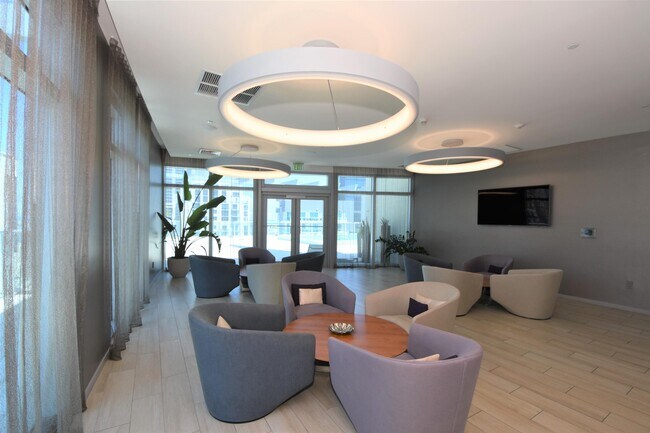 Building Photo - 1100 S Miami Ave