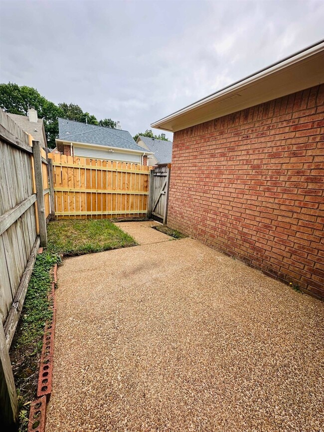 Building Photo - 596 W Ashley Glen Cir