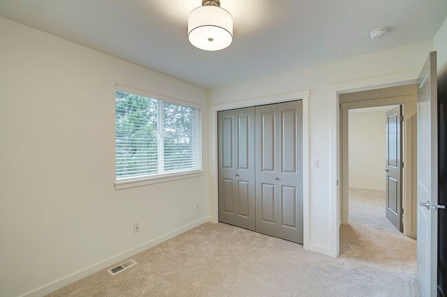 Building Photo - 3Bd/2.5Ba Issaquah Home