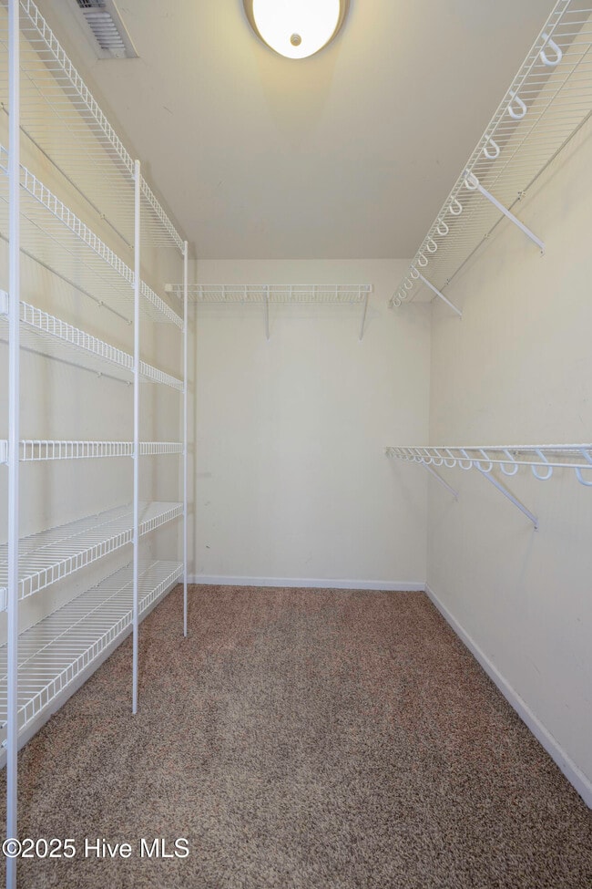 Building Photo - 209 Oak Grove Cir
