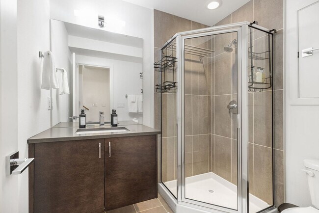 Building Photo - 301 Valley St