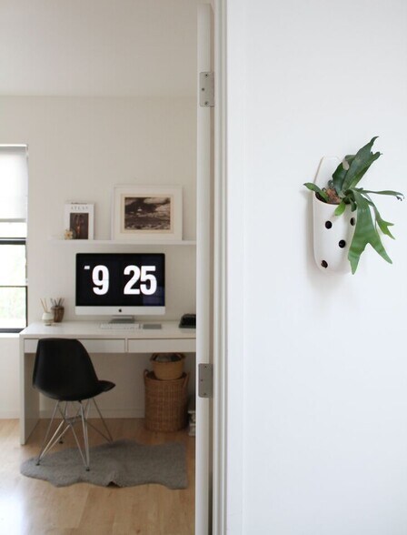 Building Photo - 2421 SE Division St