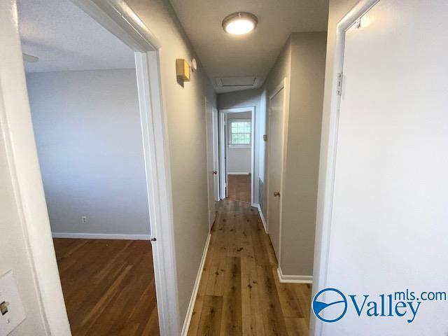 Building Photo - 706 Larry Dr