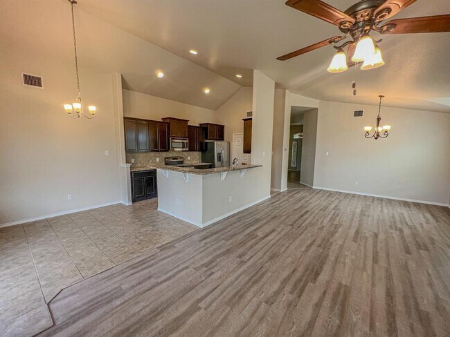 Building Photo - 248 Geode Ln
