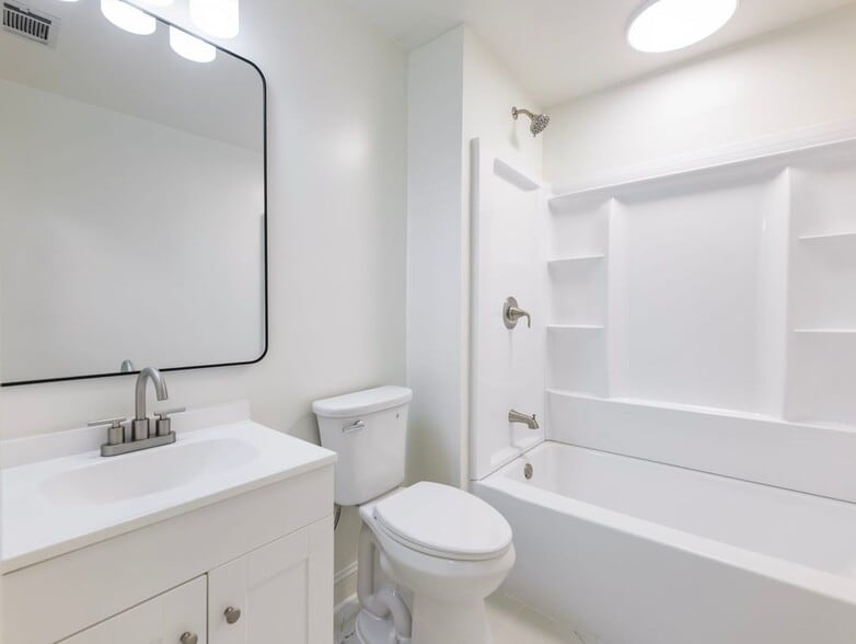Building Photo - 2862 Argyle Dr NW