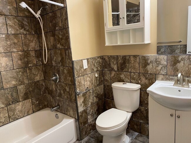 Building Photo - Check Out This Huge 4-Bedroom House!