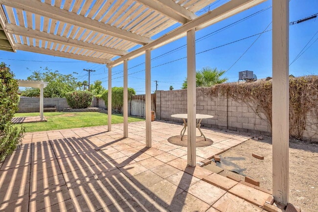 Building Photo - Charming South Scottsdale Ranch  home new ...
