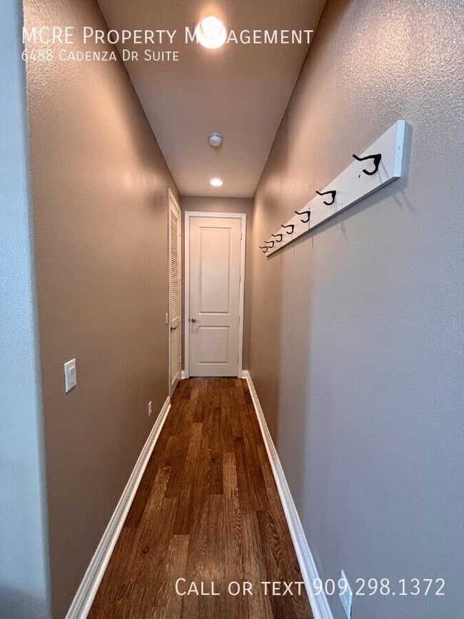 Building Photo - 6488 Cadenza Dr