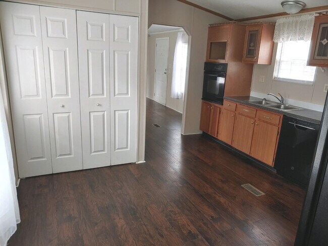Building Photo - 404 Loggerhead Ct