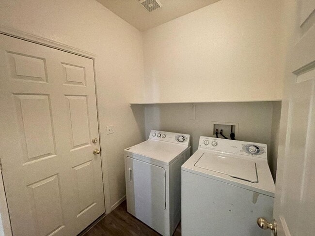 Building Photo - 8798 Parsons Ridge Ave