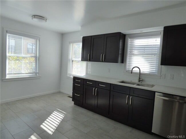 Building Photo - 60 Washington St