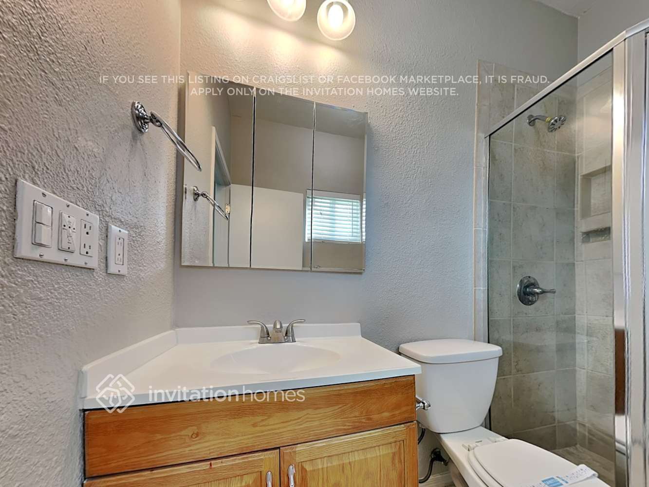 Building Photo - 132 S Olive