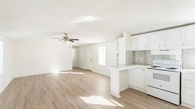 Building Photo - 1202 US-190