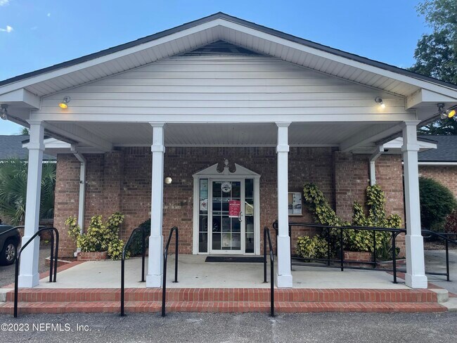 Building Photo - 5391 Golf Course Dr