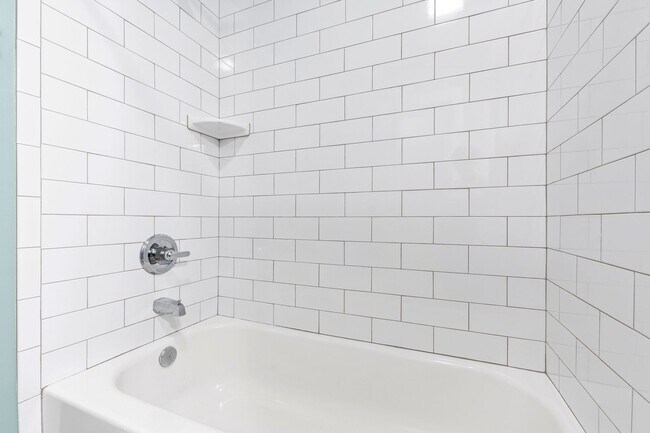 Building Photo - Charming Cape Cod in Tuscaloosa Lakewood!