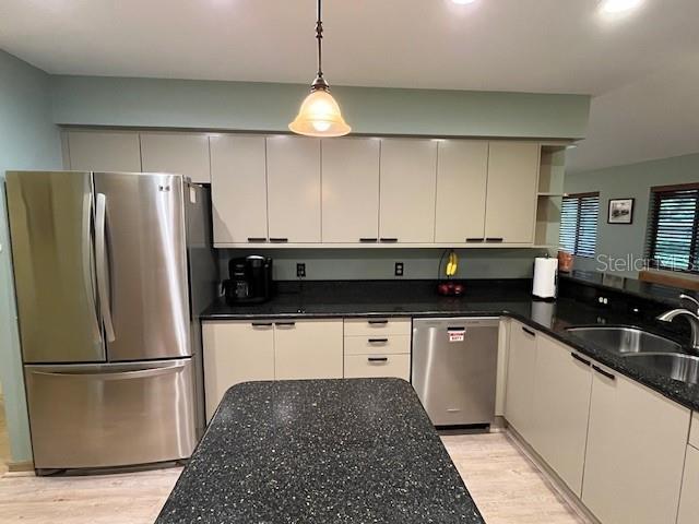 Building Photo - 29 Winding Creek Way