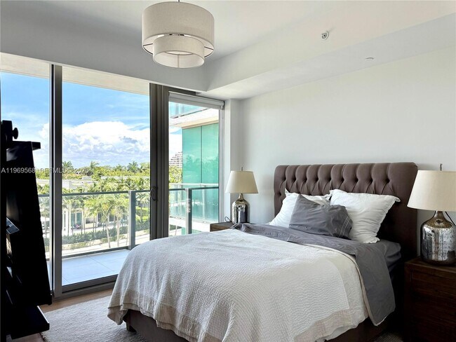 Building Photo - 350 Ocean Dr